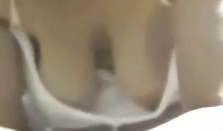 Britney琥珀Anaフローレス島マリアはムーディーにDP XXXパロディ フェラ 女子大 生