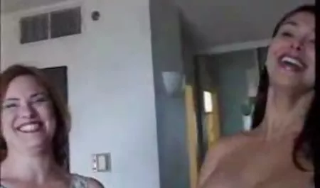 小さなおっぱい金髪に吸乗り古いコック 野外 顔射 動画