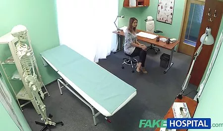 温泉を大幅入れ墨-タトゥー Fucksろ、cums 素人 の フェラ